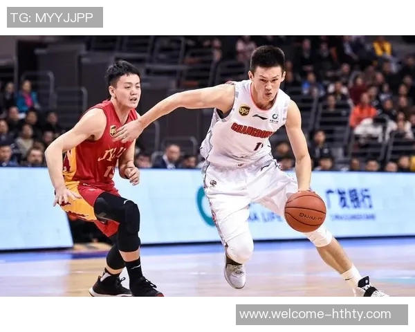 果阿队主场球员通道灯牌损坏严重引发球迷热议 果阿队主场球员通道灯牌损坏严重引发球迷热议